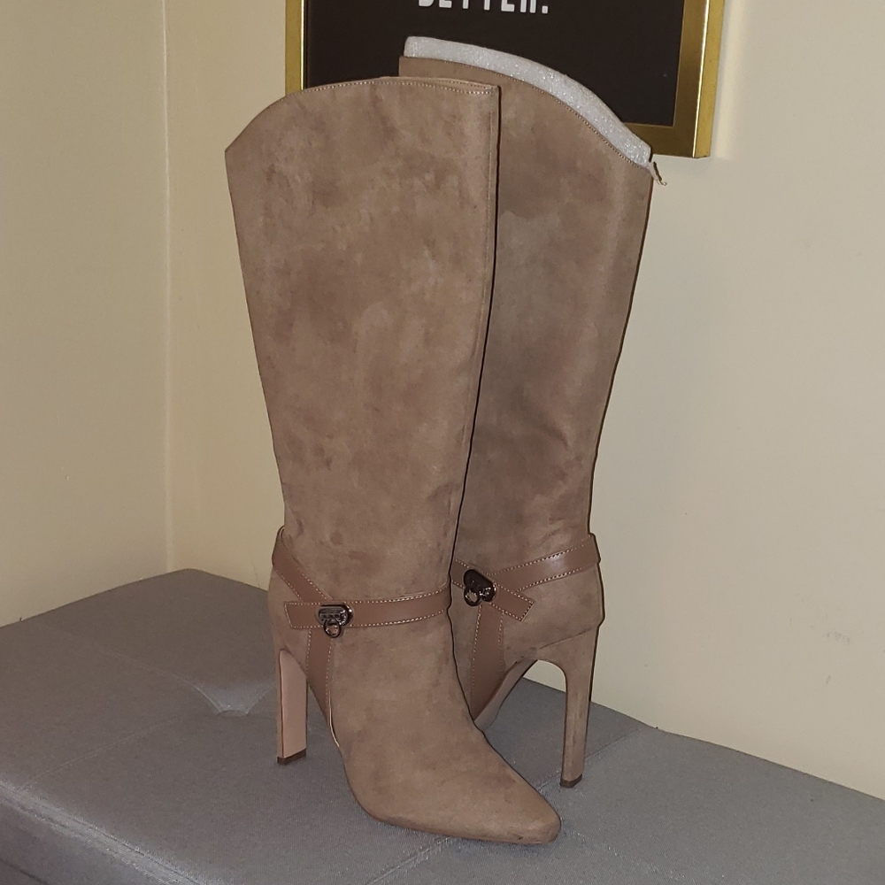 Heeled calf boot - Picture 2 of 4